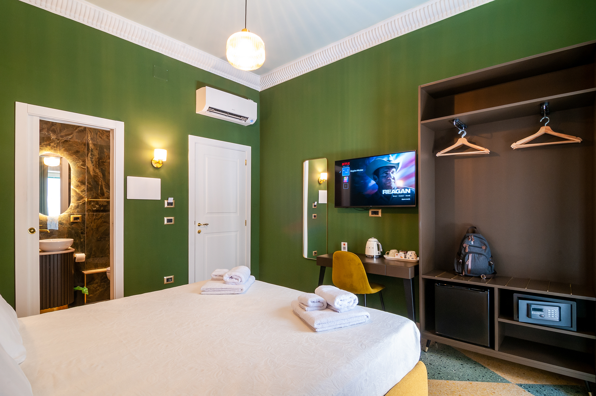 Room Re